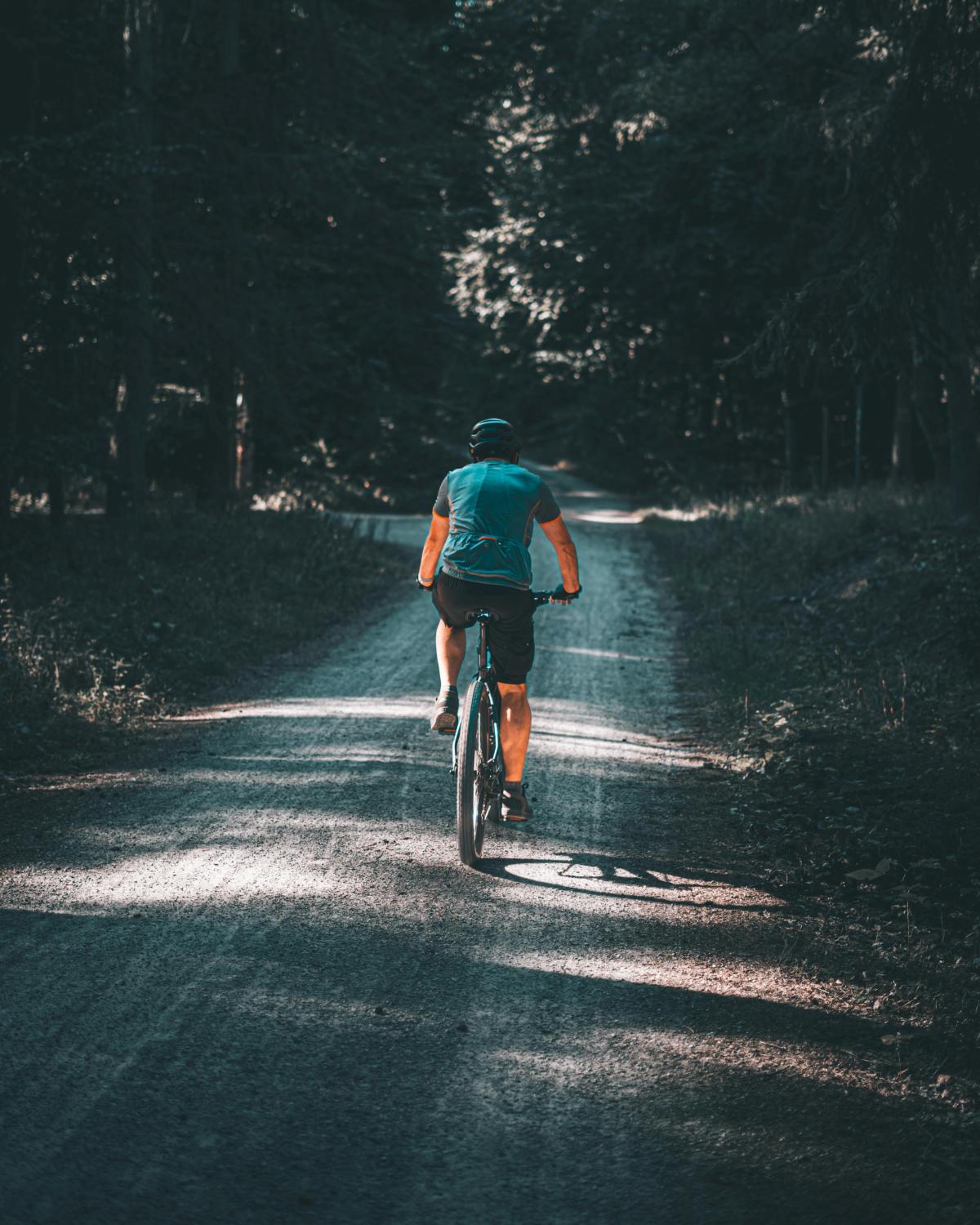 Mann auf Fahrrad